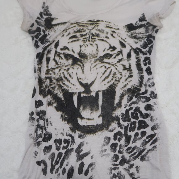 Leopard Basic Tee - Picture 1 of 5